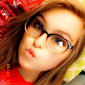 Meet your Posher, Krystal-lynn